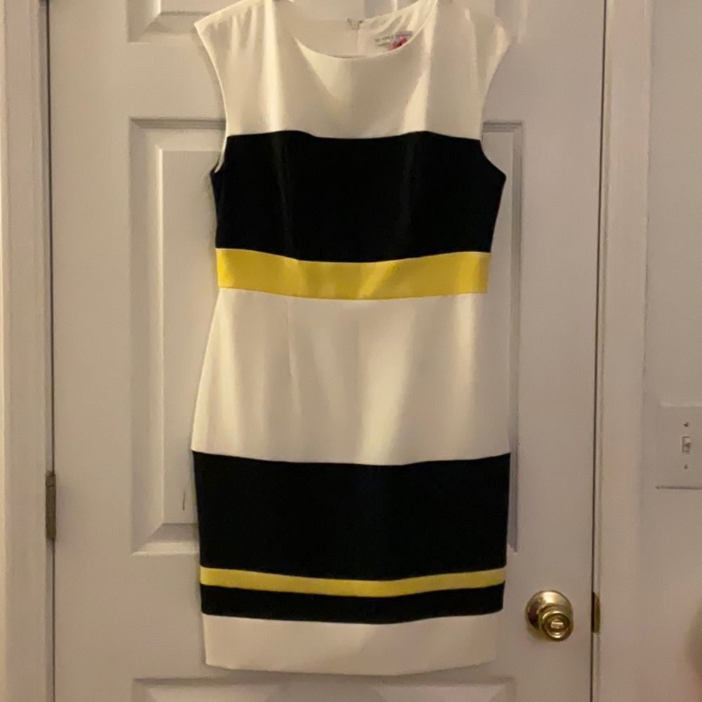 Women’s dress